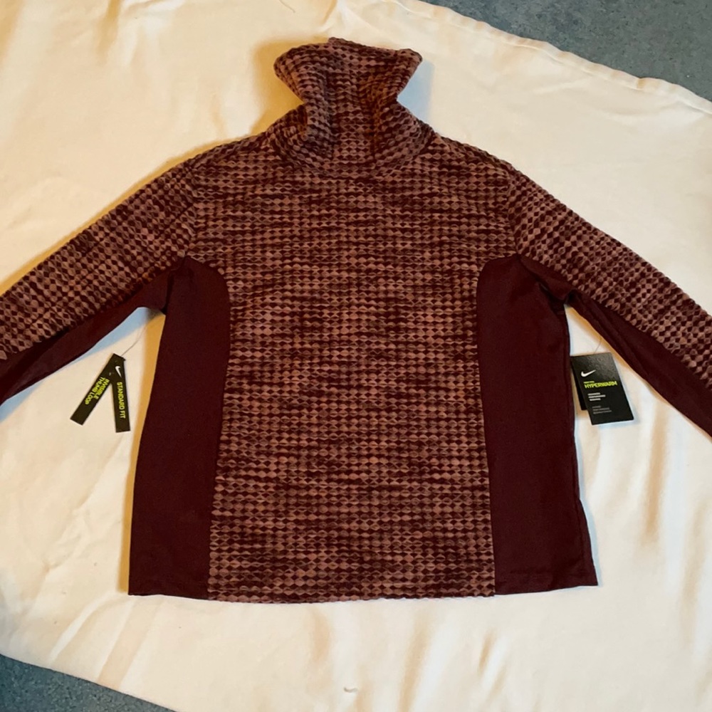 NWT Nike Hyperwarm Turtleneck